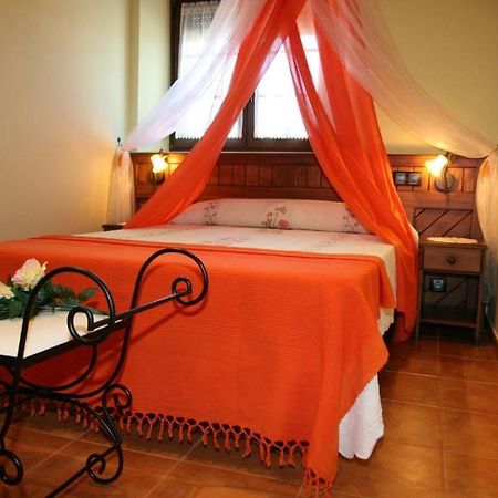 Apartamentos Toraya Hoz de Anero Chambre photo