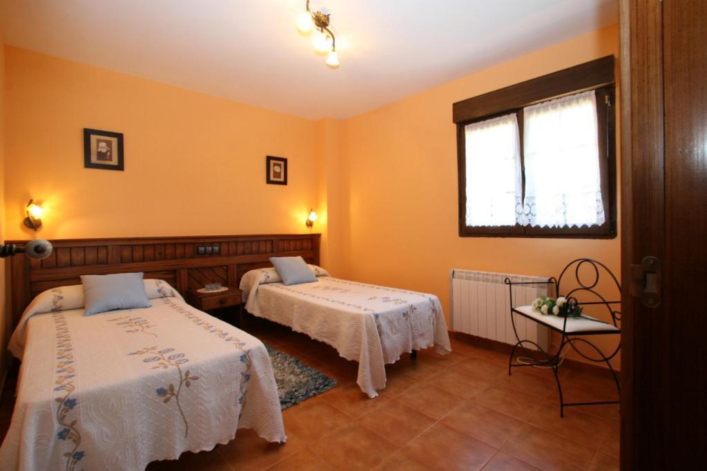 Apartamentos Toraya Hoz de Anero Chambre photo